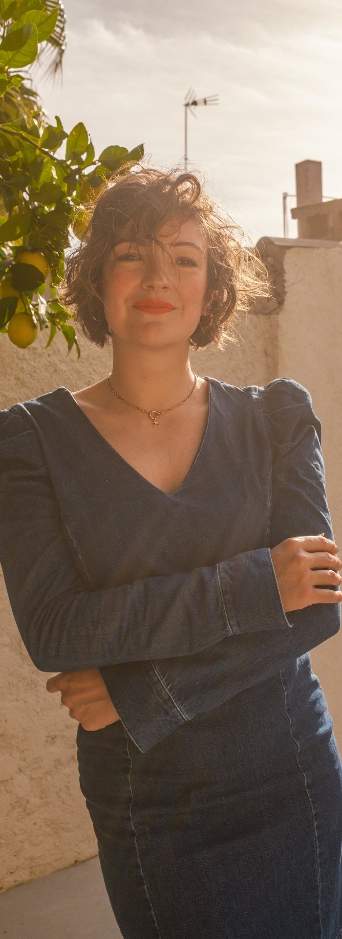 Selbstbewusste Frau im Porträt für digitale Sichtbarkeit für Frauen